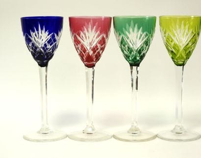 SAINT-LOUIS
Suite de 6 verres dits Roemers...