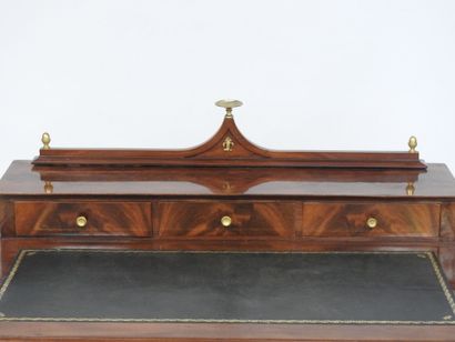 TABLE-BUREAU en acajou et placage d'acajou,...