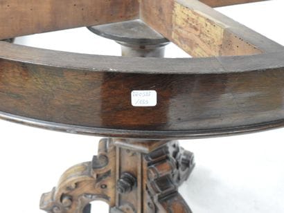 Guéridon en acajou et placage d'acajou à...