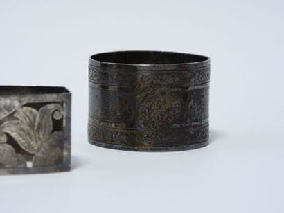 Lot de 4 ronds de serviette en argent poinçon...