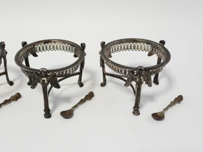Lot de deux paires de salerons, montures...