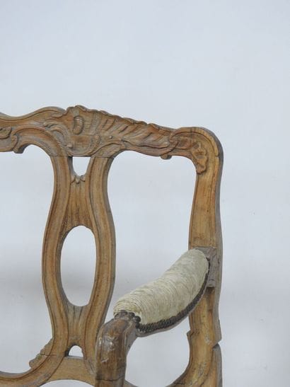 Banquette en bois naturel mouluré et sculpté,...