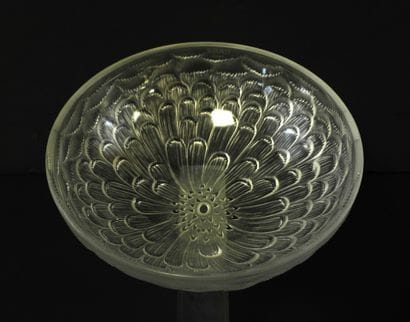 R.LALIQUE - France
Coupe en verre moulé,...