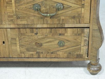 Commode de type Mazarine en bois naturel...
