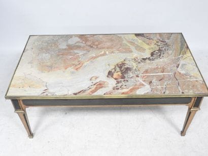 MAILFERT AMOS
Table basse de forme rectangulaire...