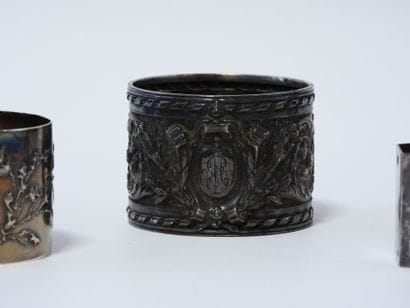 Lot de 4 ronds de serviette en argent poinçon...