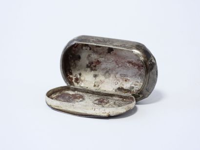 Pilulier de forme ovoïde en argent poinçon...