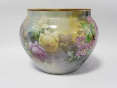 Tressemanes & Vogt - Limoges
Cache pot et...