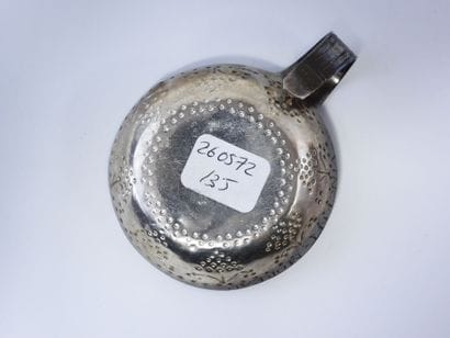 Taste-vin en argent poinçon vieille femme...