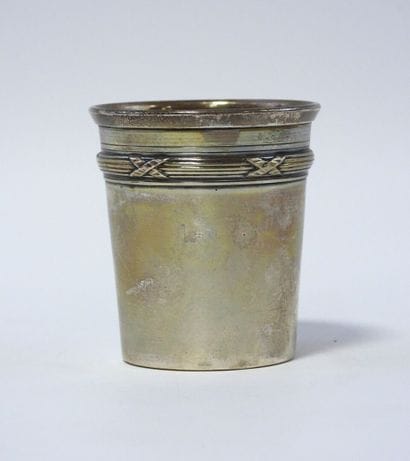Timbale en argent poinçon minerve à décor...