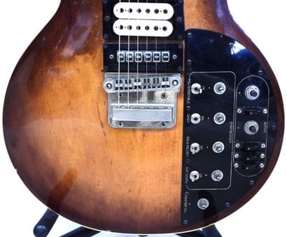 FUJI ROLAND CORPORATION
Guitare électrique...