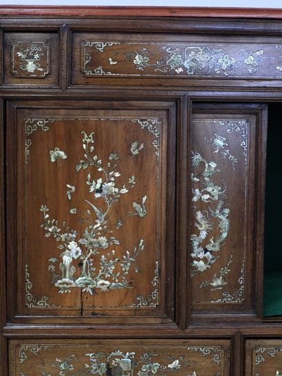 INDOCHINE 
Buffet de forme rectangulaire...