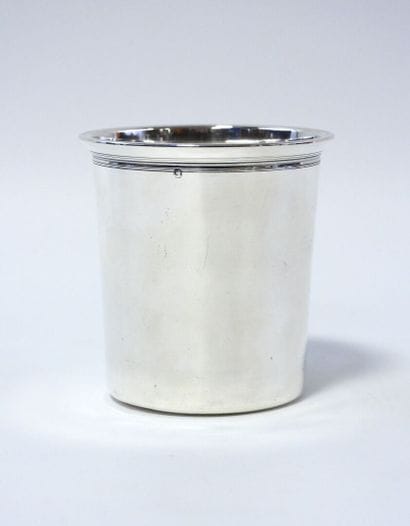 Timbale à col évasé en argent poinçon minerve.
H....