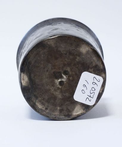 Timbale de forme évasée en argent poinçon...