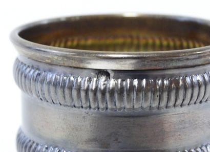 Rond de serviette en argent poinçon Minerve....