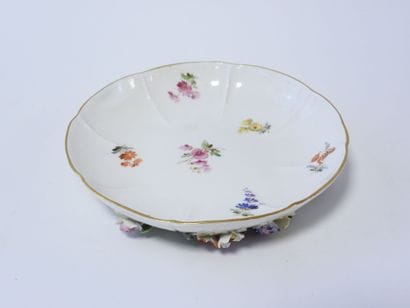 MEISSEN
Tasse et sous-tasse en porcelaine...