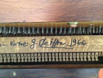 Piano droit CHAMP RAMEAU & Cie dédicacé par...