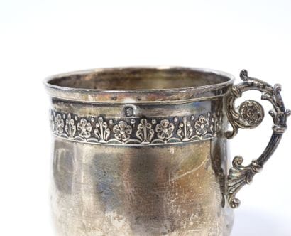Tasse et sous-tasse en argent poinçon minerve...