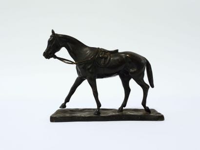 Gaston d'ILLIERS (1876-1932)
Cheval scellé...