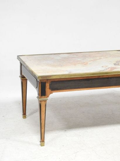 MAILFERT AMOS
Table basse de forme rectangulaire...