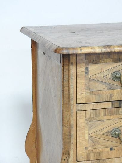 Commode de type Mazarine en bois naturel...