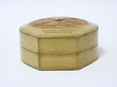 René LALIQUE (1860-1945) pour ROGER & GALLET
Flacon...