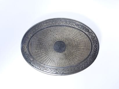 Boite de forme ovoïde en argent poinçon minerve...