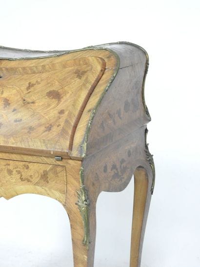 Bureau de dame en pente en marqueterie de...