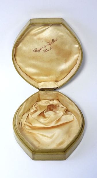 René LALIQUE (1860-1945) pour ROGER & GALLET
Flacon...