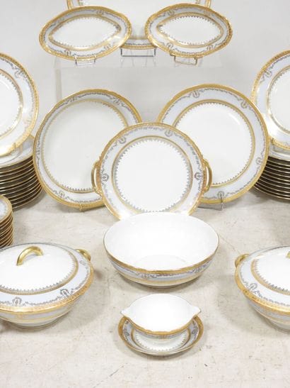 LIMOGES SALMON & Cie 
Partie de service de...