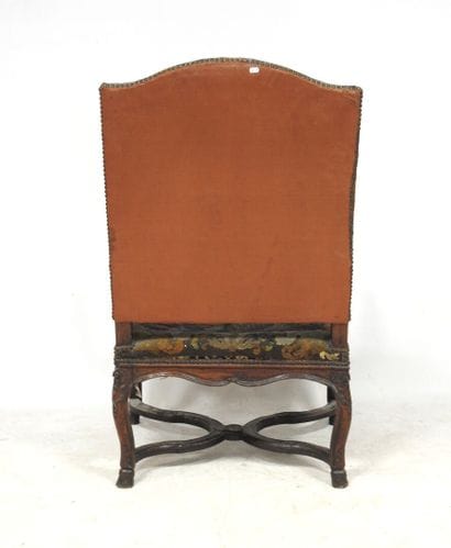 Fauteuil à haut dossier droit en bois naturel...