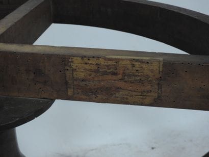 Guéridon en acajou et placage d'acajou à...