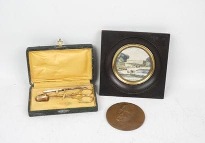 Médaille de table représentant Jacques CHARDONNE....