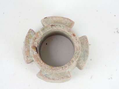 CHINA. Hardstone bowl decorated with carved...