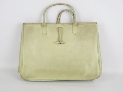 LONGCHAMP - Paris. Sac à main en cuir vert...