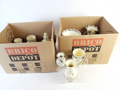 LANGEAIS : 2 cartons de faïence beige, orange...