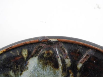 COUPE et une COUPELLE sur piédouche en grès...