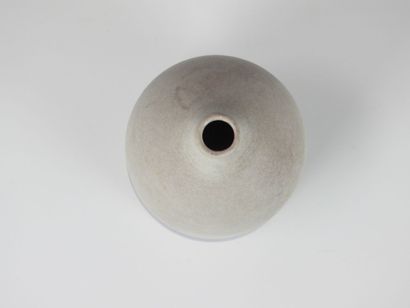 VASE-BOUTEILLE en céramique émaillée à décor...
