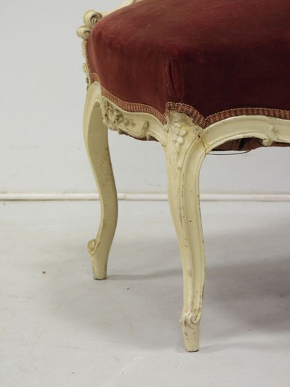 Banquette style Louis XV en bois mouluré...