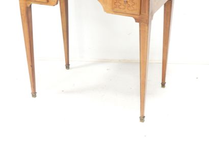 Bureau de pente en bois et placage à décor...
