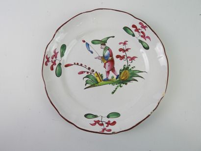 LOT en faïence polychrome comprenant une...