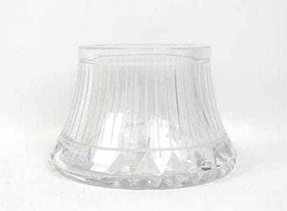 VAL SAINT LAMBERT - Vase en cristal taillé,...