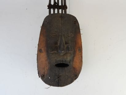 GRASSLAND, Cameroun.
Pluri-arc, instrument...