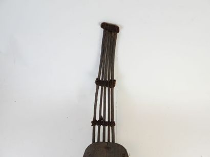 GRASSLAND, Cameroun.
Pluri-arc, instrument...