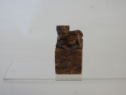 CHINE : Netsuke personnage en résine ? signé...
