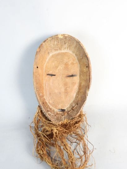 BEMBE, République Démocratique du Congo.
Bois,...