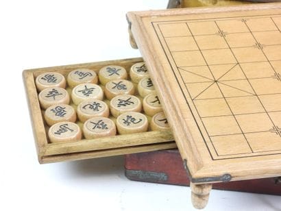 CHINE - jeu d'échecs Xiangqi dans un coffret...
