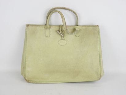 LONGCHAMP - Paris. Sac à main en cuir vert...