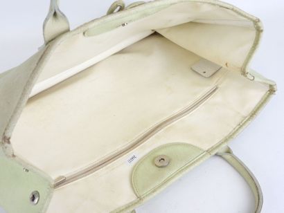 LONGCHAMP - Paris. Sac à main en cuir vert...