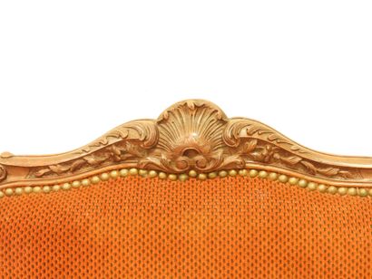 Fauteuil et paire de chaises de style Louis...